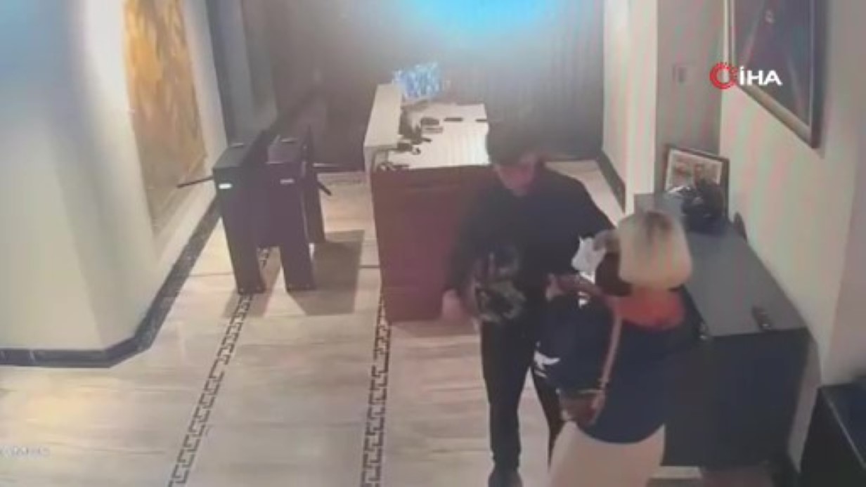 Kurtuluş'un, evine gittiği Eraslan’ın, kendisine şakayla karışık tokat attığını bunun üzerine tepki göstererek evden ayrıldığını söylediği öğrenildi.