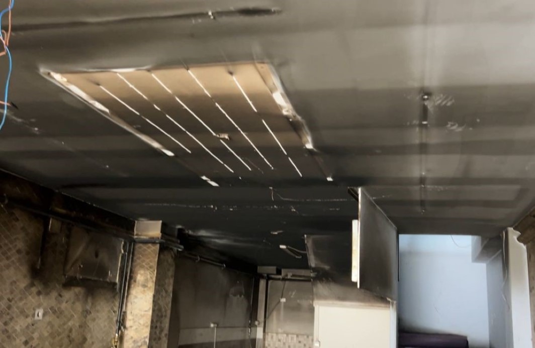 Kiraya verdiği dükkanını 4 yıl sonra harabeye döndüğünü görünce şoke oldu