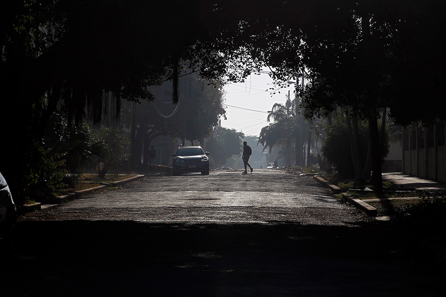 Küba'da şebeke çöktü, milyonlarca kişi elektriksiz kaldı