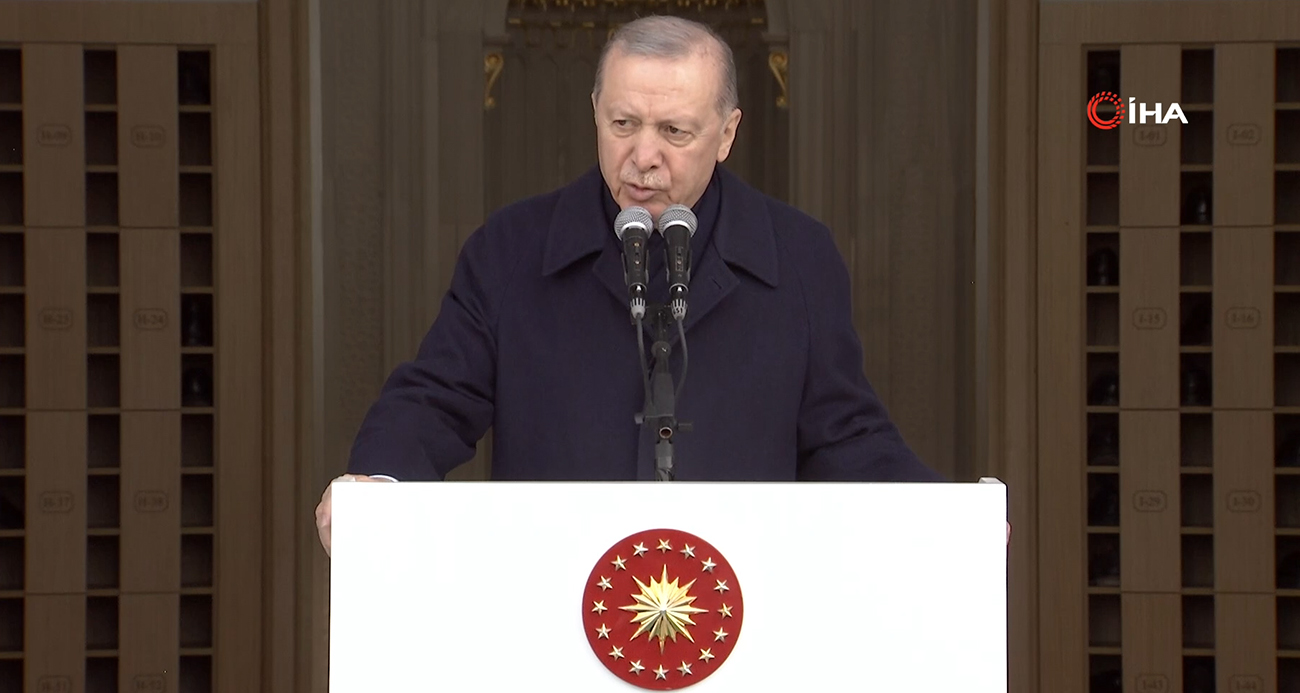 Cumhurbaşkanı Erdoğan: "Birileri bizi ruh köklerimizden koparmak istese de milli ve manevi kimliğimize sahip çıkmaya devam edeceğiz"