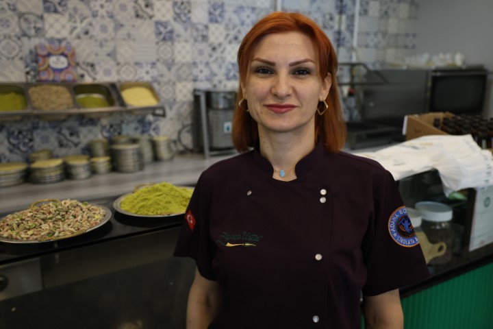 Uzmanından ‘ucuz tatlı’ uyarısı: Yer fıstığı ve kabak çekirdeğini fıstık diye satıyorlar