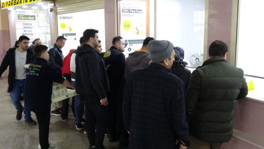 Gaziantep’te otogarda bayram yoğunluğu