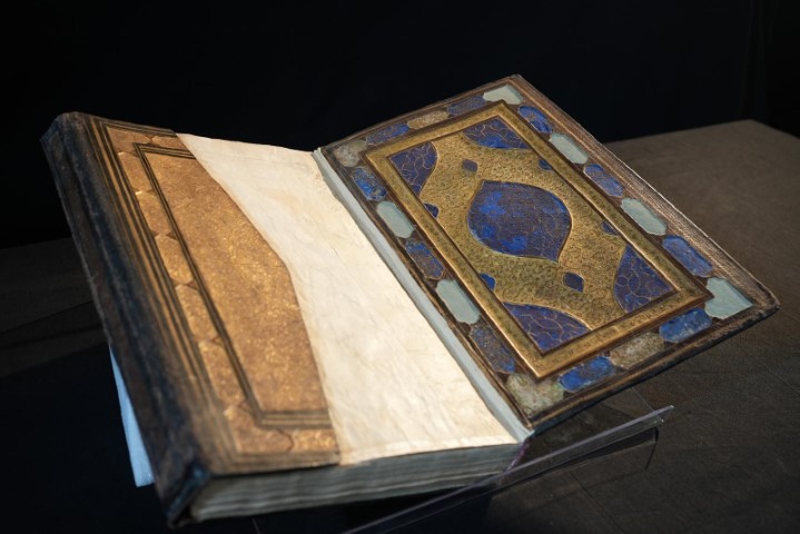 Kutsal emanetlere rekor ziyaret