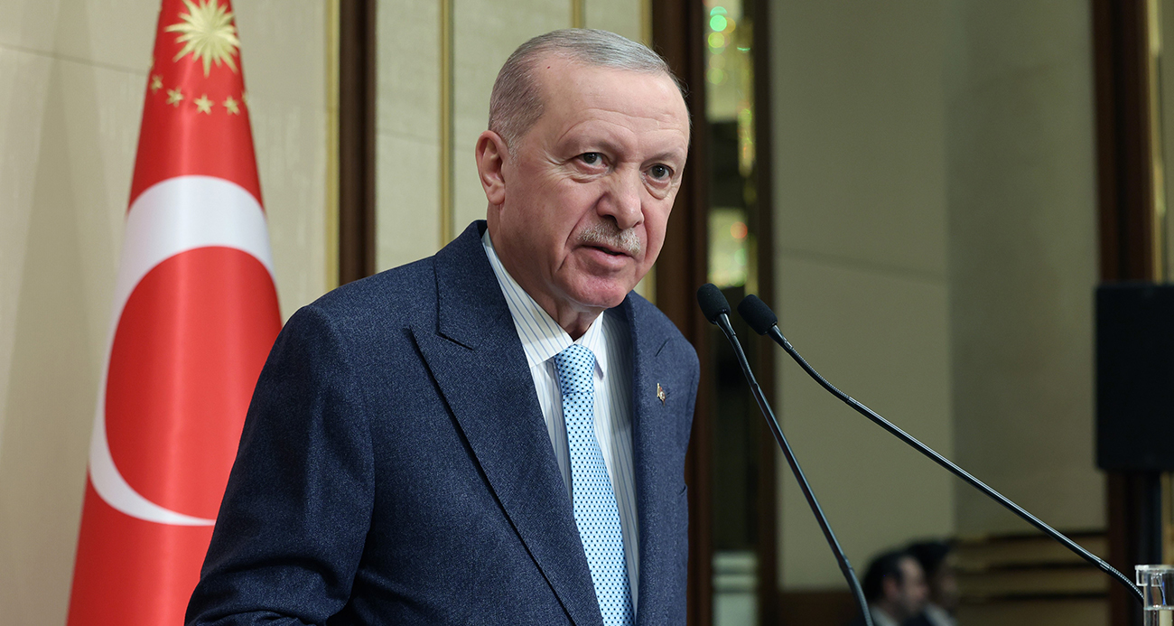 Cumhurbaşkanı Recep Tayyip Erdoğan, "Öğretmene kalkan el bu milletin istiklaline vurulmuş bir hançerdir. İstikbalimizin güvencesi olan çocuklarımızı ve gençlerimizi bir kuyumcu titizliğiyle yetiştiren kıymetli öğretmenlerimize karşı şiddete toleransımız yoktur, olamaz ve asla olmayacaktır" dedi.