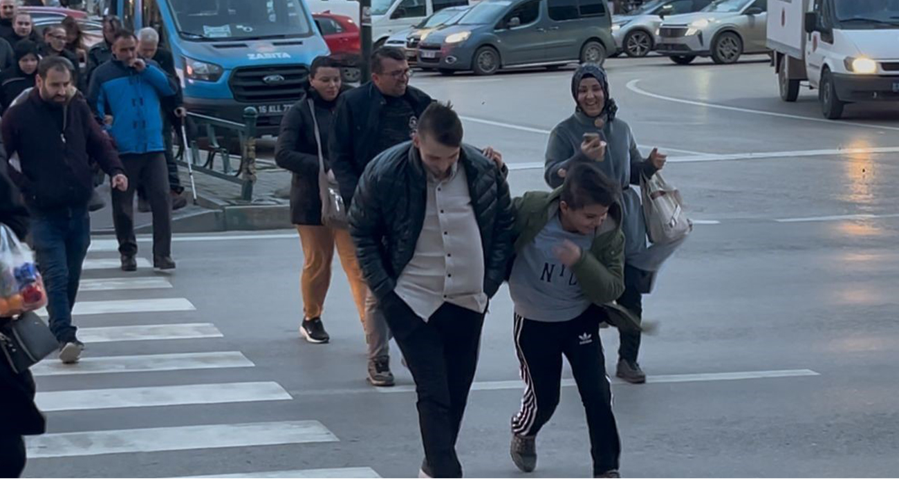 Bursa’da fırtına uyarısı.. Vatandaşlara "tedbirli olun" çağrısı