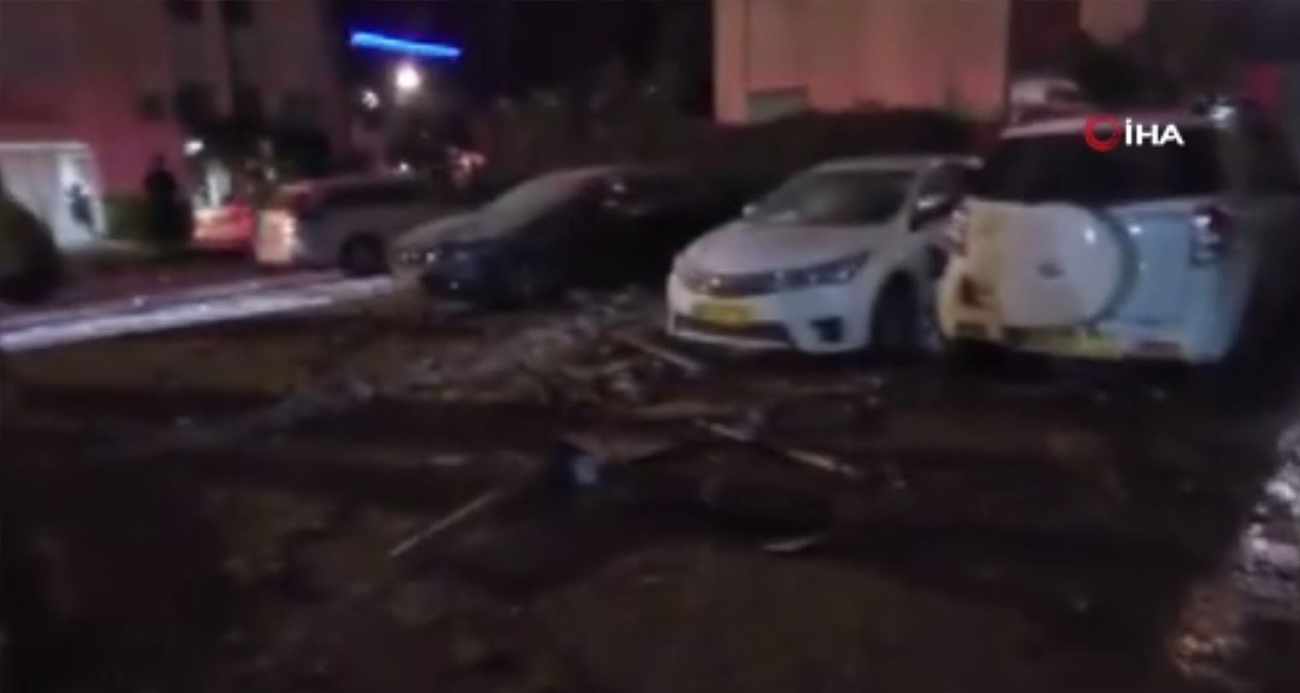  İsrail’in merkezindeki Moshav Adanim bölgesini hedef alan balistik füze saldırısında 30’lu yaşlarındaki bir yabancı işçinin hayatını kaybettiği açıklandı.