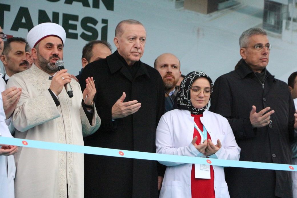 Cumhurbaşkanı Erdoğan: "Etrafımızda füzeler uçuşuyor ana muhalefetin umrunda değil"