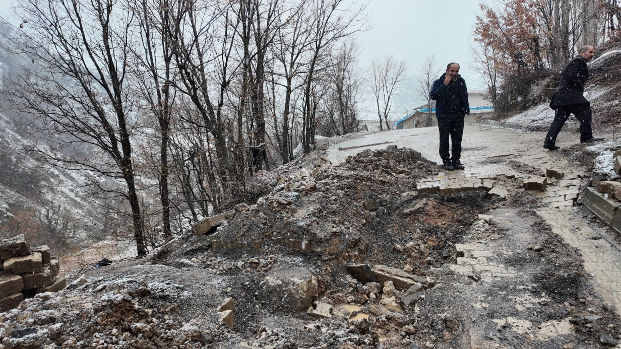 Şırnak’ta sağanak nedeniyle köyün bir bölümü çöktü evler boşaltıldı