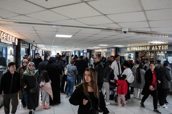 Altın fiyatı düştü, Kuyumcukent’te gram altın tükendi