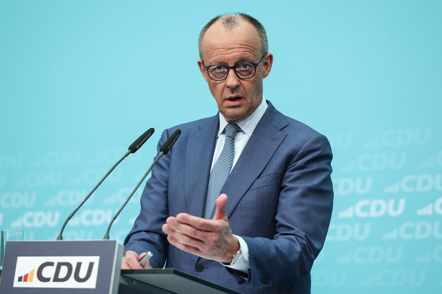 Almanya Başbakanı Merz: "Trump, İran'daki saldırıları ertelediği için minnettarım"