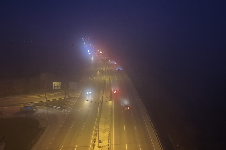 Bursa’da sis: Mudanya yolunda görüş mesafesi düştü