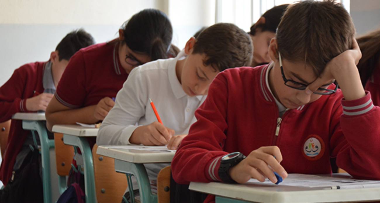 Ara tatil sona erdi, okullarda ders zili yeniden çaldı