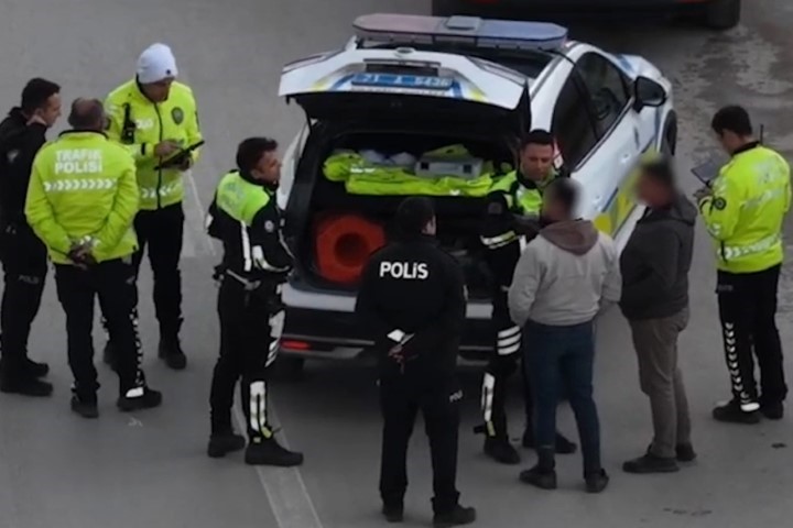 Kaçış planı işe yaramadı, koşarak araç değiştirdi yine yakalandı