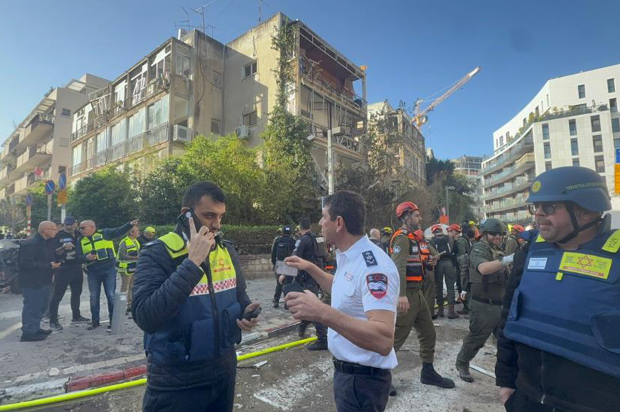 İran, Tel Aviv’i vurdu: 6 yaralı