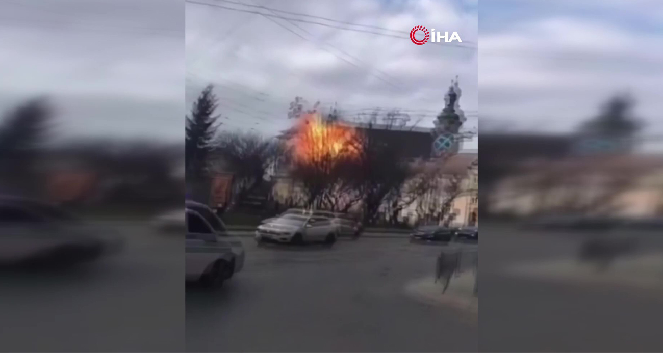 Rusya, Ukrayna'nın Lviv kentinde bulunan tarihi Bernardine Kilisesi'ne dron saldırısı düzenledi.