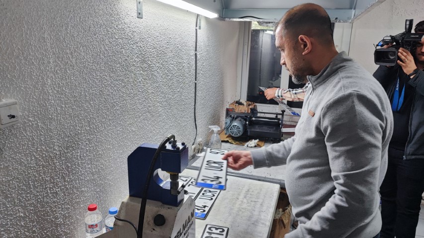 Vatandaş eski plakasını da APP diye değiştirmek istiyor