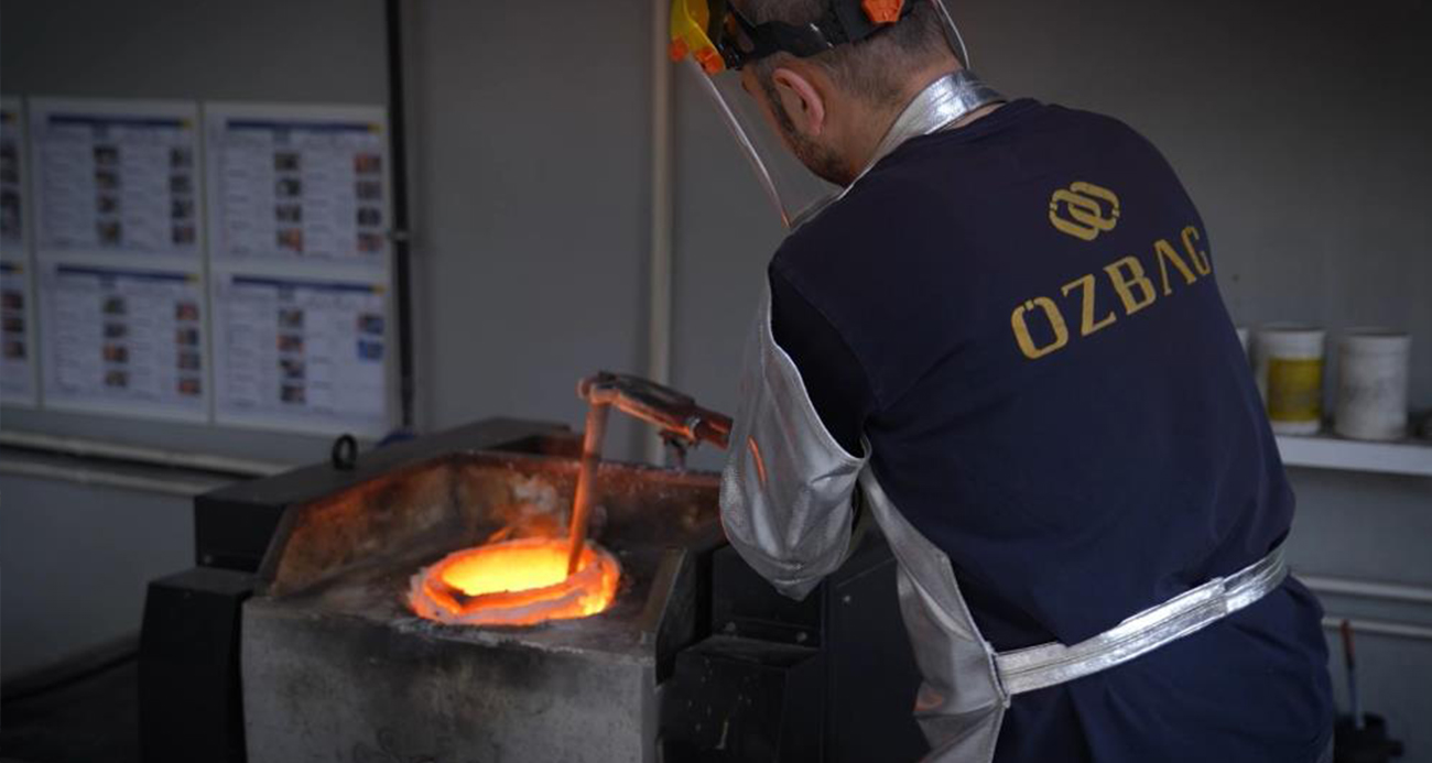 Talebe yetişmek için gece gündüz böyle altın üretiyorlar