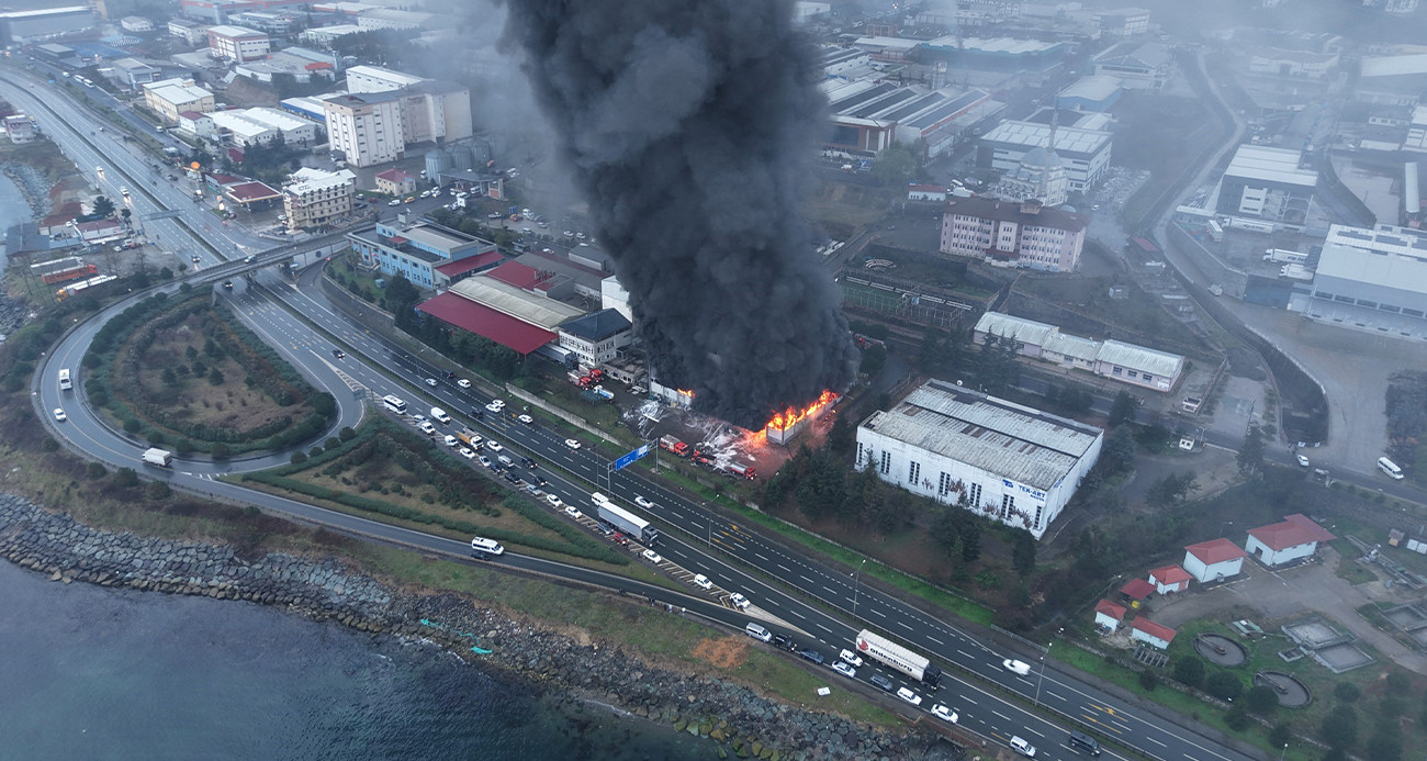 Trabzon'da fındık fabrikasında yangın