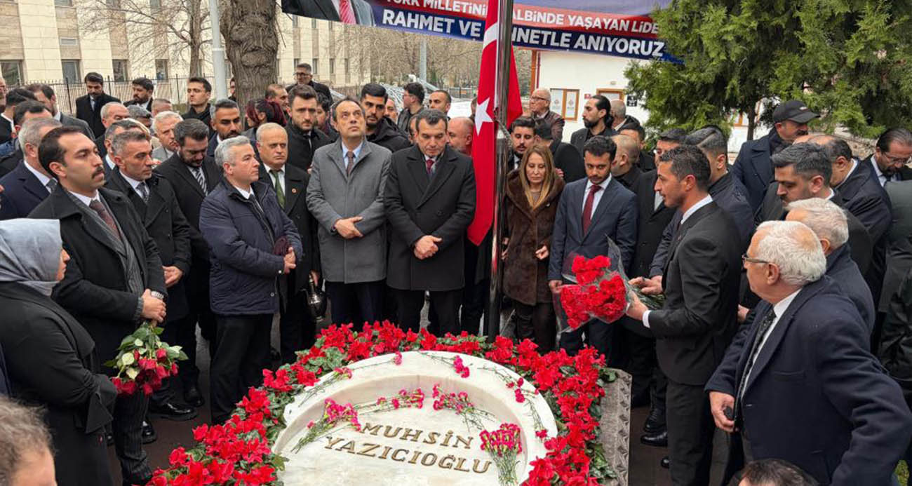  Büyük Birlik Partisi’nin (BBP) kurucusu ve ilk Genel Başkanı Muhsin Yazıcıoğlu, vefatının 17. yıl dönümünde mezarı başında dualarla anıldı.