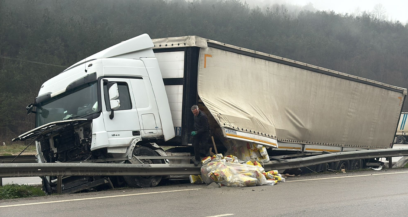 Samsun’da park halindeki bir tırın aniden hareket ederek refüje çıkması paniğe neden oldu.
