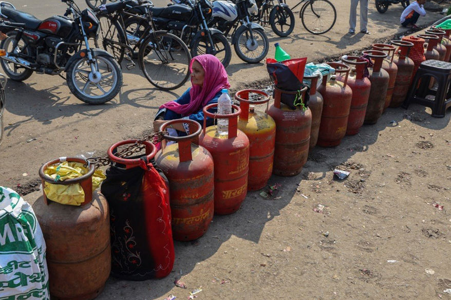 Hürmüz'de Hint gemilerine uygulanan yasak nedeniyle Hindistan'da gaz krizi