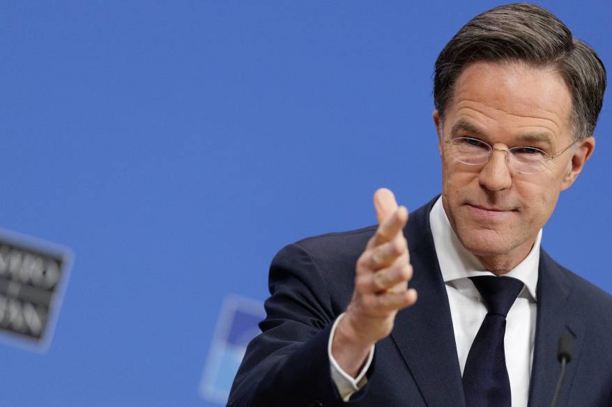 Rutte: "NATO çok güçlü bir ittifak, bunu Türkiye'ye yönelen üç füze konusunda gördünüz"