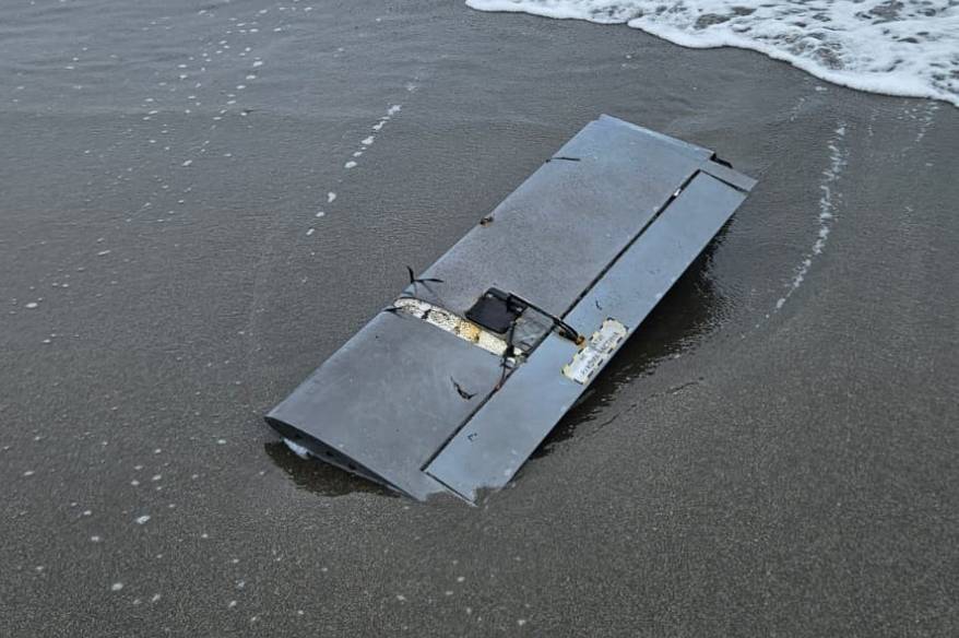 Sakarya’da sahile dron parçası vurdu