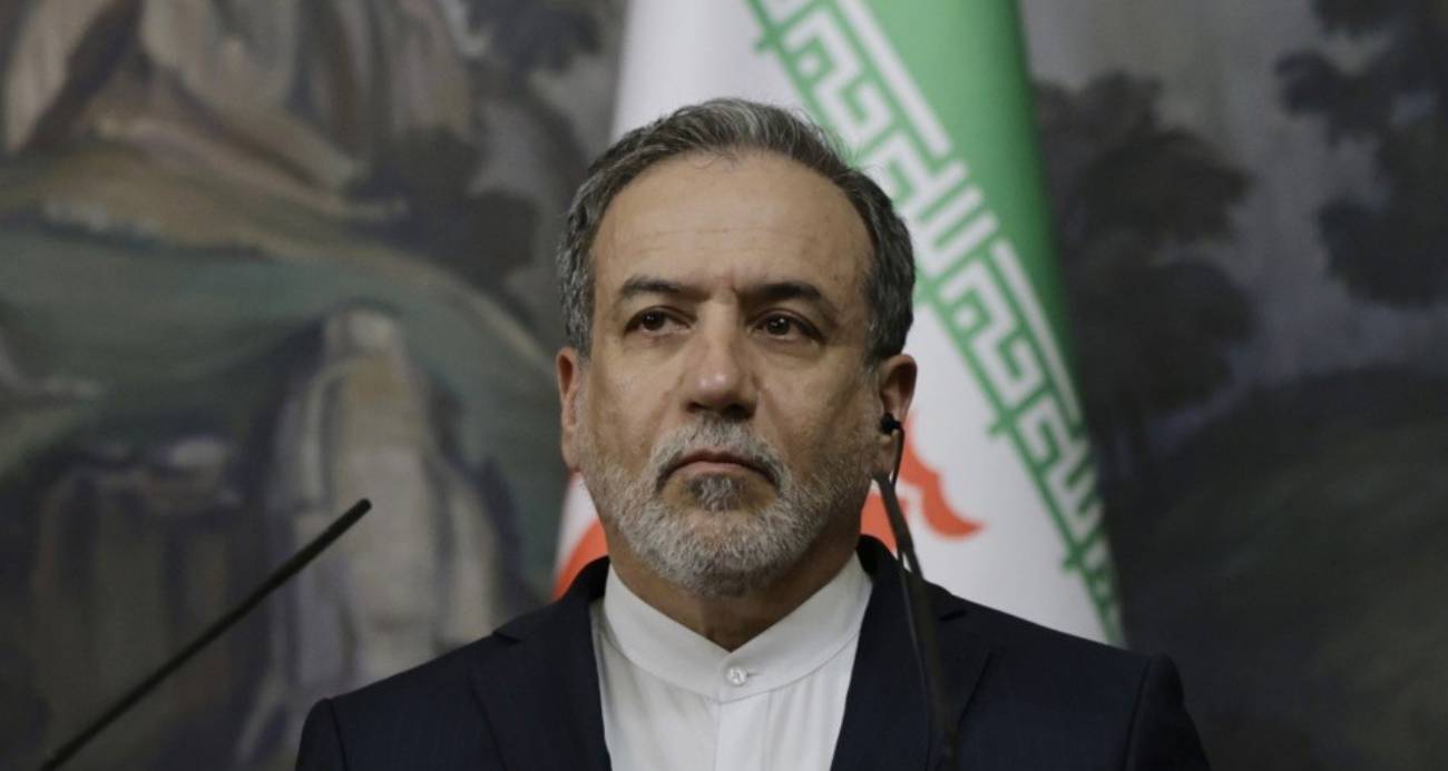 İran Dışişleri Bakanı Abbas Arakçi, İran’daki sanayi ve altyapı hedeflerine yönelik saldırıların İsrail tarafından ABD ile koordinasyon içinde gerçekleştirildiğinin öne sürüldüğünü ve bunun ABD Başkanı’nın diplomasi için tanıdığı uzatılmış süreyle çeliştiğini belirterek, "İran, İsrail’in işlediği suçların bedelini ağır bir şekilde ödetecek" dedi.