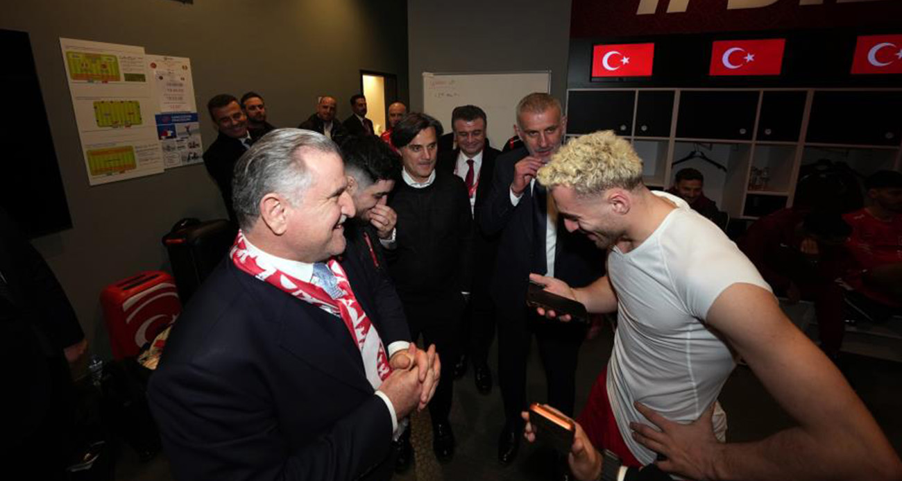 Cumhurbaşkanı Recep Tayyip Erdoğan, 2026 FIFA Dünya Kupası Avrupa elemeleri play-off turu yarı final maçında Romanya'yı İstanbul'da 1-0 mağlup ederek finale yükselen A Milli Futbol Takımı'nı telefonla arayarak tebrik etti.