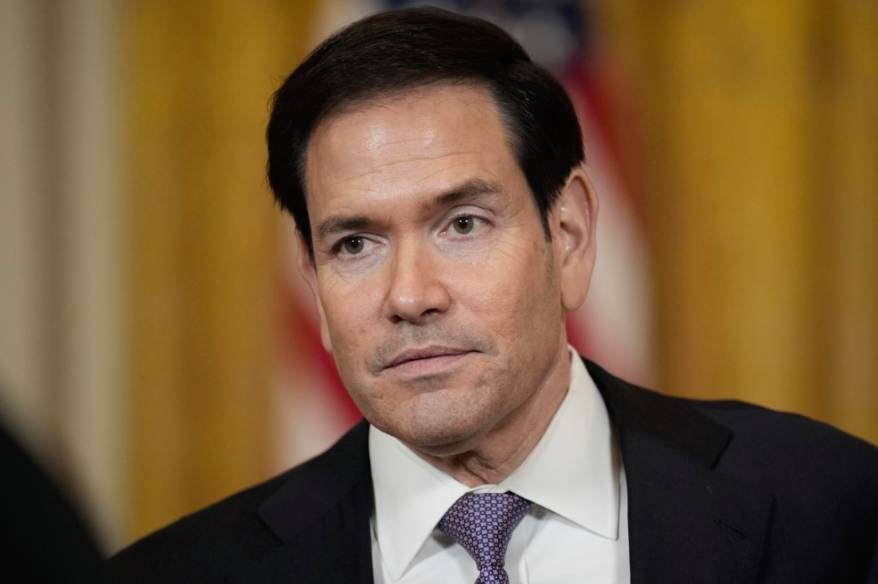 Rubio: "İran, küresel deniz ticaretini tehdit etmeyi bırakırsa, boğaz yarın açılabilir"