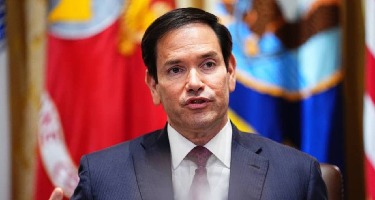 İran Devrim Muhafızları Ordusu: "El-Harc Hava Üssü’ndeki çok sayıda yakıt ikmal uçağını imha ettik"