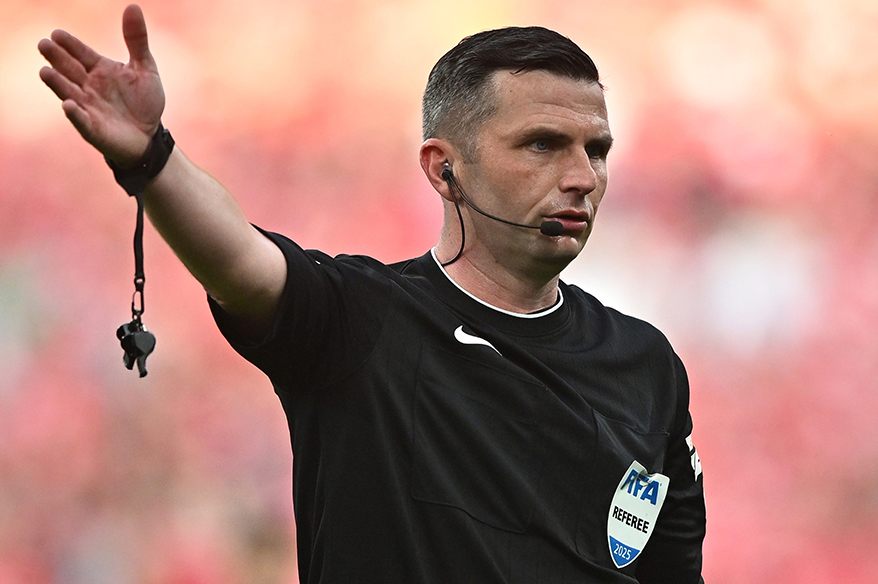 Kosova - Türkiye maçını Michael Oliver yönetecek