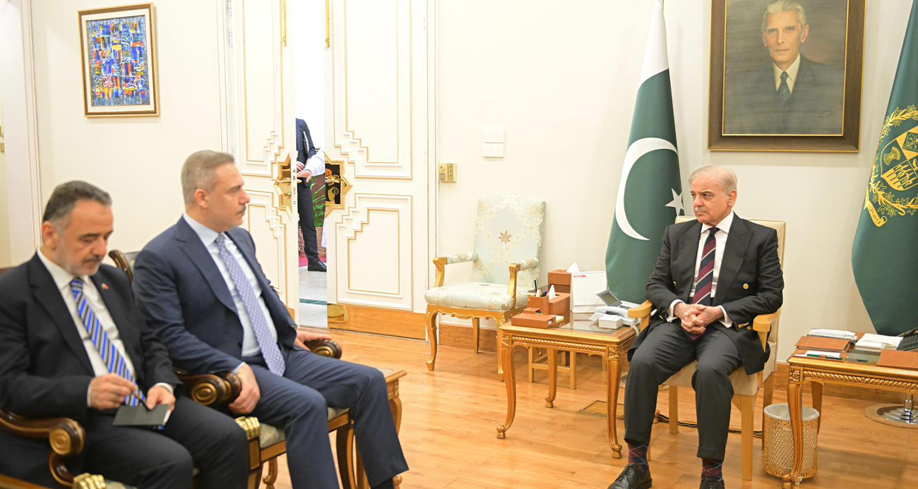 Dışişleri Bakanı Hakan Fidan, Pakistan’ın başkenti İslamabad'da Pakistan Başbakanı Şahbaz Şerif tarafından kabul edildi.