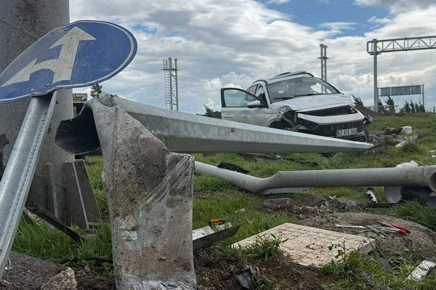 Diyarbakır’da okul servisi kaza yaptı: 13’ü öğrenci 15 yaralı