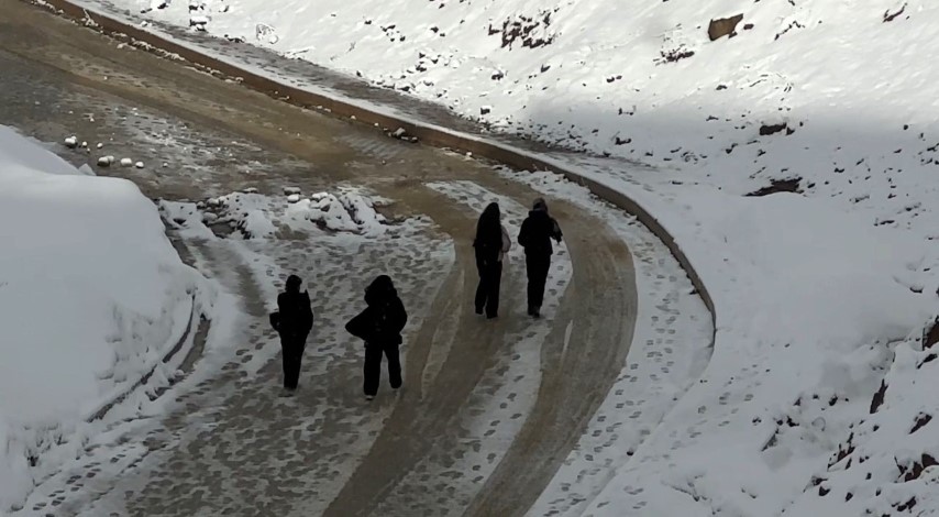 Yüksekova’da kar yağışı