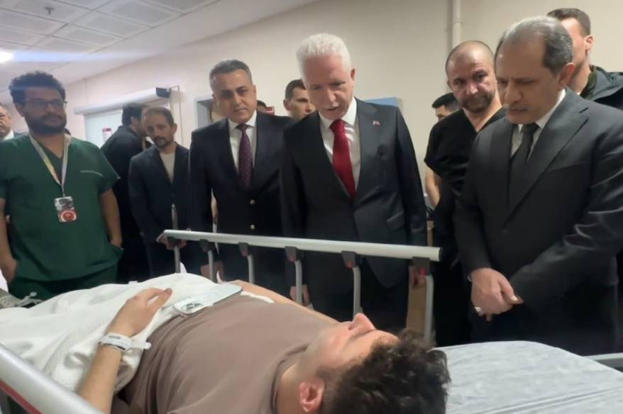 İstanbul Valisi Davut Gül, yaralı polis memurlarını ziyaret etti