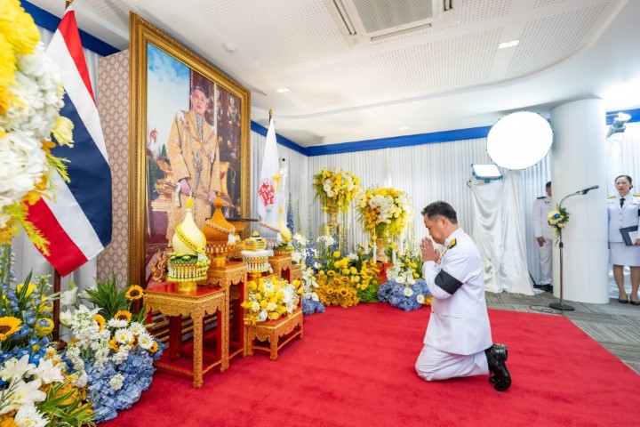 Tayland Kralı, yeni hükümet kabinesini onayladı