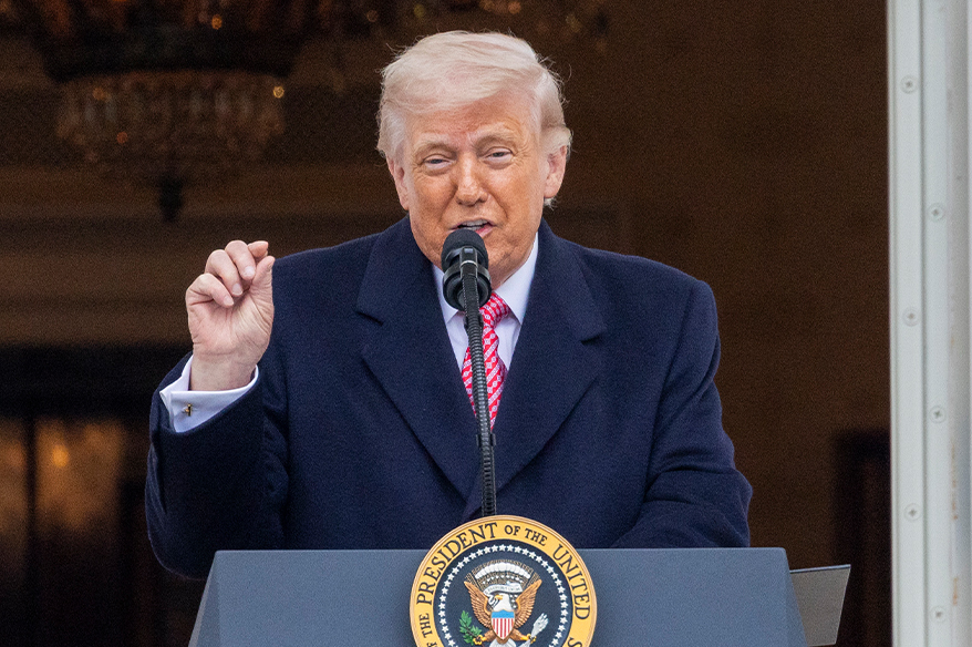 Trump: "(İran) Orada daha çok uzun bir süre kalmamız gerekmeyecek"