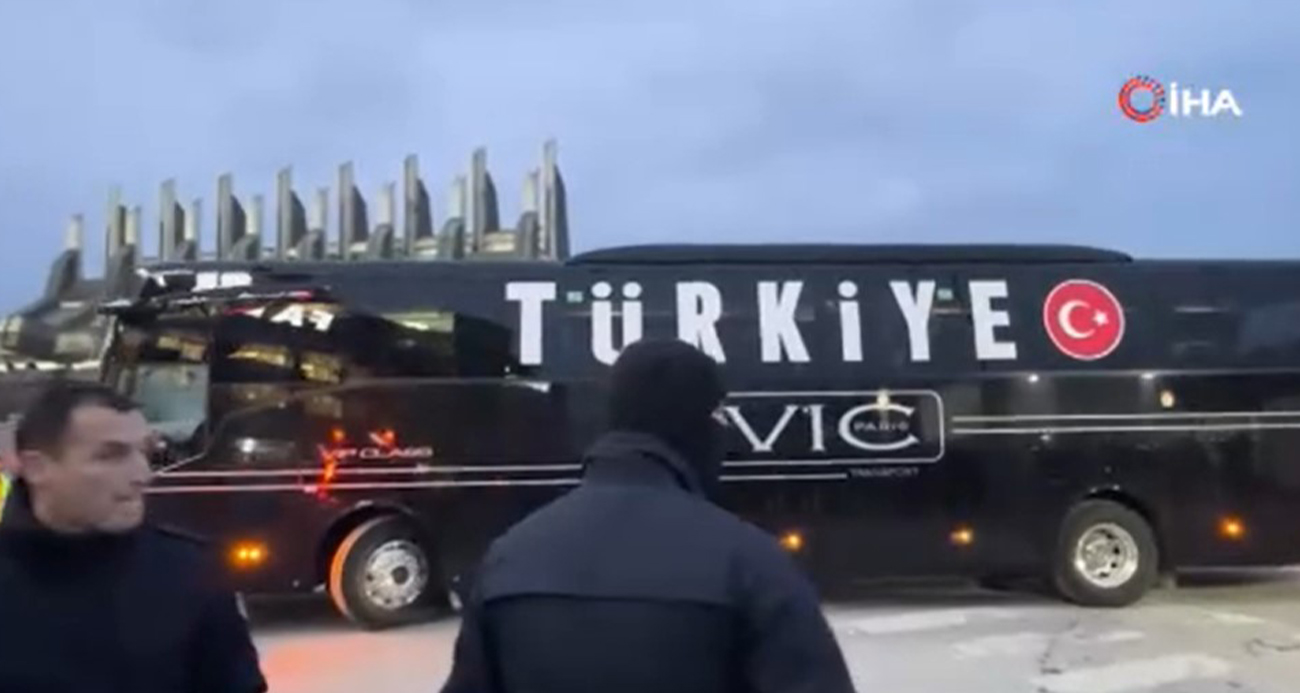 A Milli Futbol Takımı, Kosova ile oynayacağı karşılaşma için müsabakanın oynanacağı stadyuma geldi.