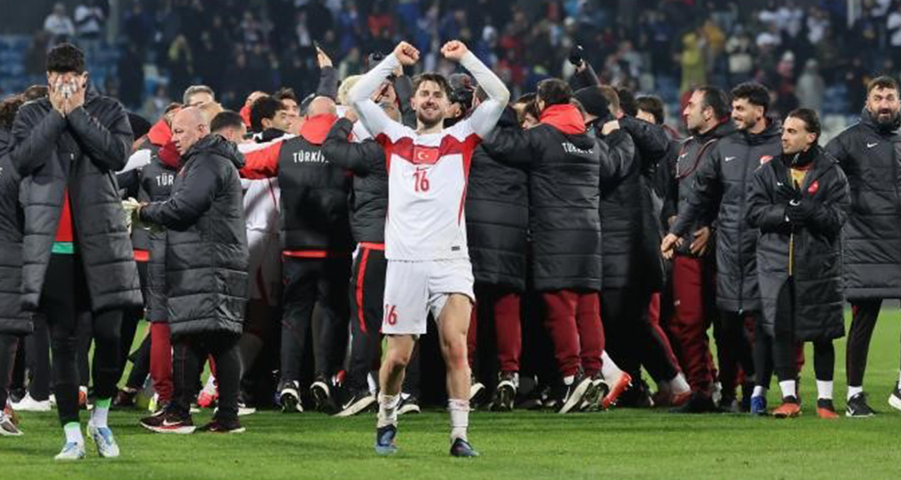 A Milli Futbol Takımı'nın, Kosova'yı 1-0 yenerek 24 yıl sonra Dünya Kupası'na katılma hakkı kazanması dünya basınında da geniş yer buldu.