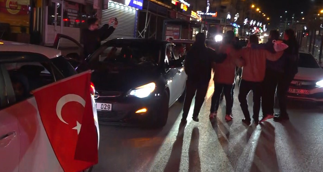 Türkiye’nin Dünya Kupası’na katılması Gaziantep’te coşkuyla kutlandı