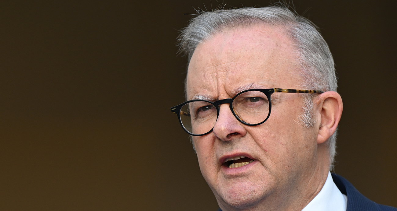 Avustralya Başbakanı: "İhtiyacınızdan fazla yakıt almayın, işe gidip gelirken toplu taşıma kullanın"