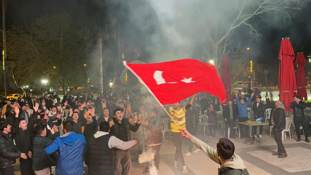 Türkiye’de Dünya Kupası coşkusu! Milli Takım’ın galibiyeti yurtta büyük sevinçle karşılandı