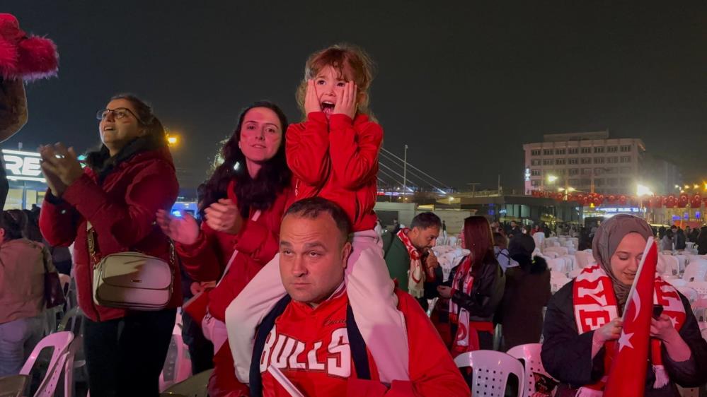 Türkiye’de Dünya Kupası coşkusu! Milli Takım’ın galibiyeti yurtta büyük sevinçle karşılandı