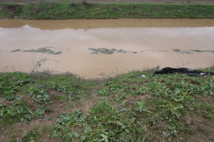 Günlerdir kayıp olarak aranan şahsın cansız bedenini derede çoban buldu
