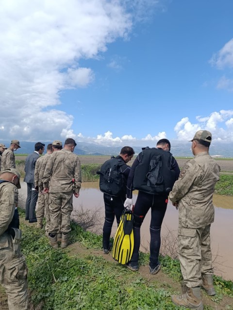 Günlerdir kayıp olarak aranan şahsın cansız bedenini derede çoban buldu