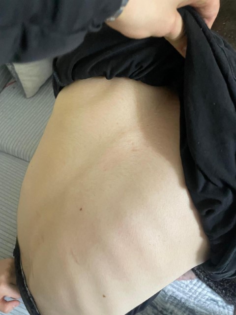 Hırsızlık yaptı sandılar, 14 yaşındaki çocuğu tekme tokat dövdüler; o anlar kamerada