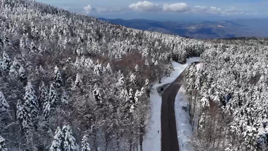 Uludağ’da sezon uzadı nisan ayıyla 2 metre kar var