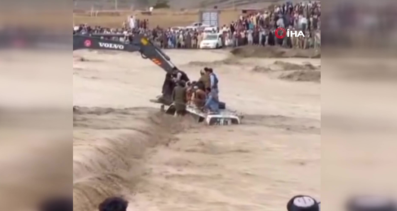 Pakistan'da şiddetli yağışlar nedeniyle 40 kişi hayatını kaybetti