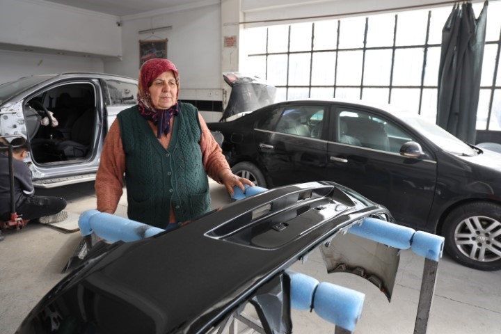 Aydın sanayisinin kadın ustası: On parmağında on marifet